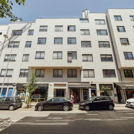 Apartment Center Premium By Vacationy By Interhome *